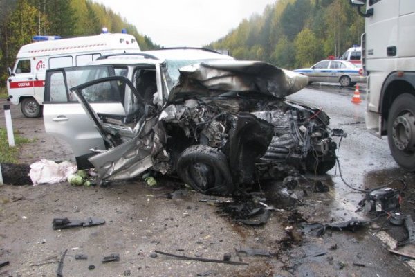Выжившие в аварии в Прилузье водители продолжат лечение в своих регионах