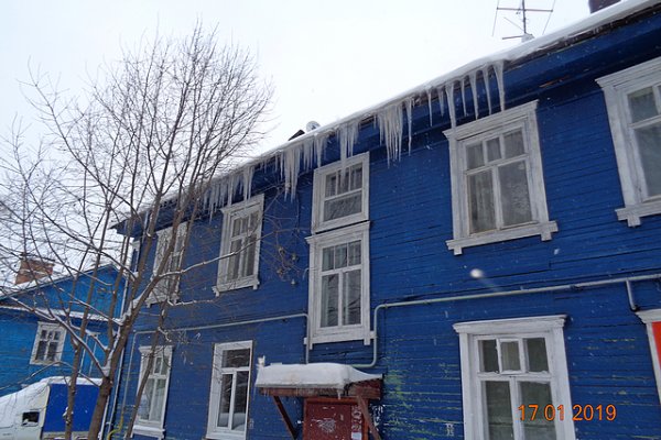 Первый пошел: управляющая компания Сыктывкара оштрафована на сто тысяч рублей за снег и сосульки