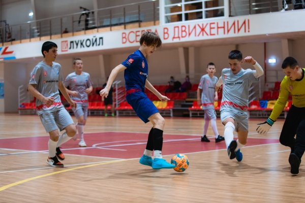 В Усинске определили первых победителей турнира по мини-футболу среди школьных команд

