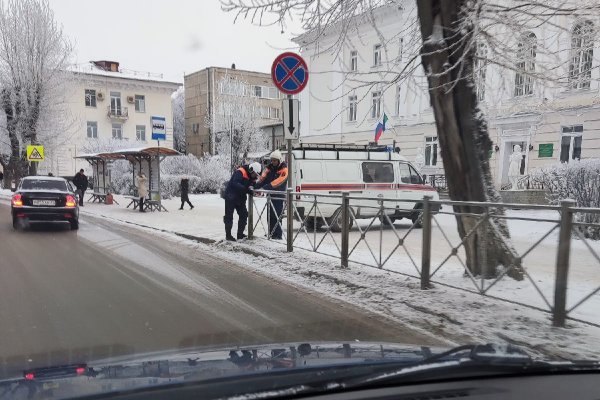 В Сыктывкаре из-за сообщений о взрывных устройствах эвакуировали работников двух министерств и Дворца молодежи