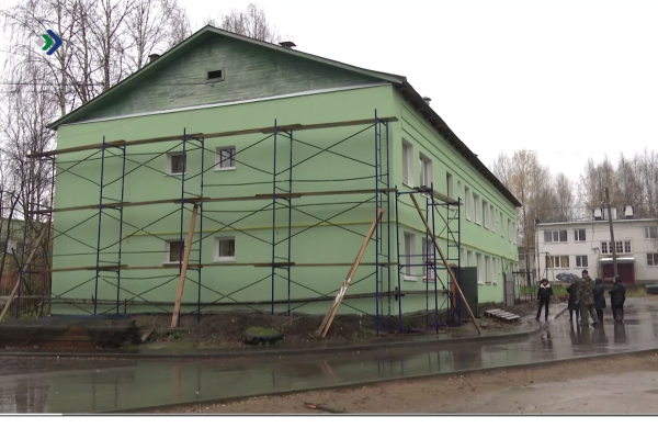 Воняет, дует и течет: сельчан Сыктывдинского района не устраивает затянувшийся капремонт многоквартирного дома