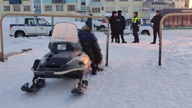 В Воркуте водитель снегохода погиб в аварии