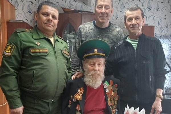 В Усть-Цильме участника Великой Отечественной войны поздравили с Днем Победы